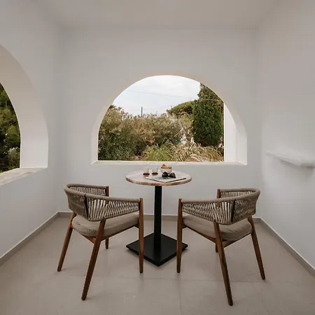 Iades & * Agia Anna (Naxos)