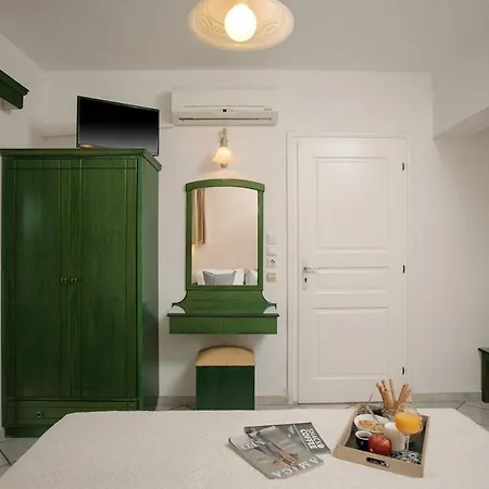 Apartment Iades &