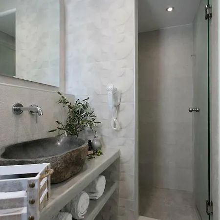Iades & Apartment Agia Anna (Naxos)
