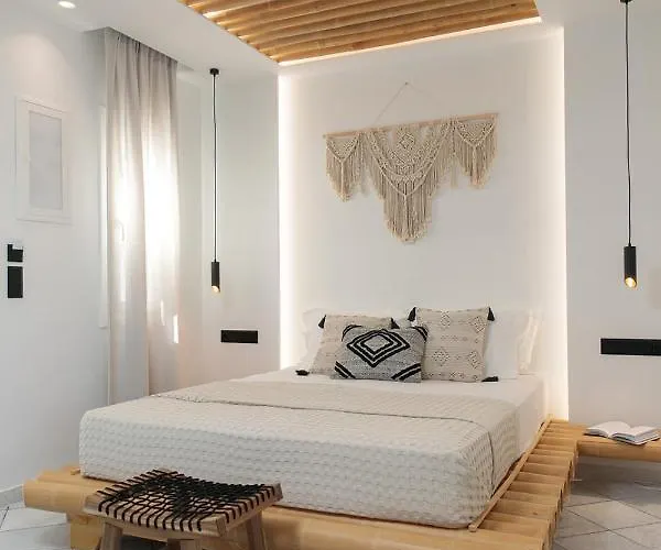 Iades & Apartamento Agia Anna (Naxos)