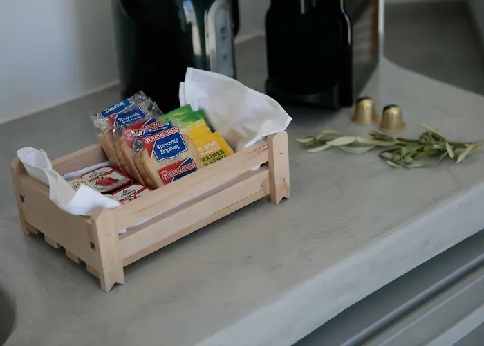 Iades & * Agia Anna (Naxos)